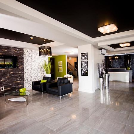 V Hotel & Suites Moncton Bagian luar foto