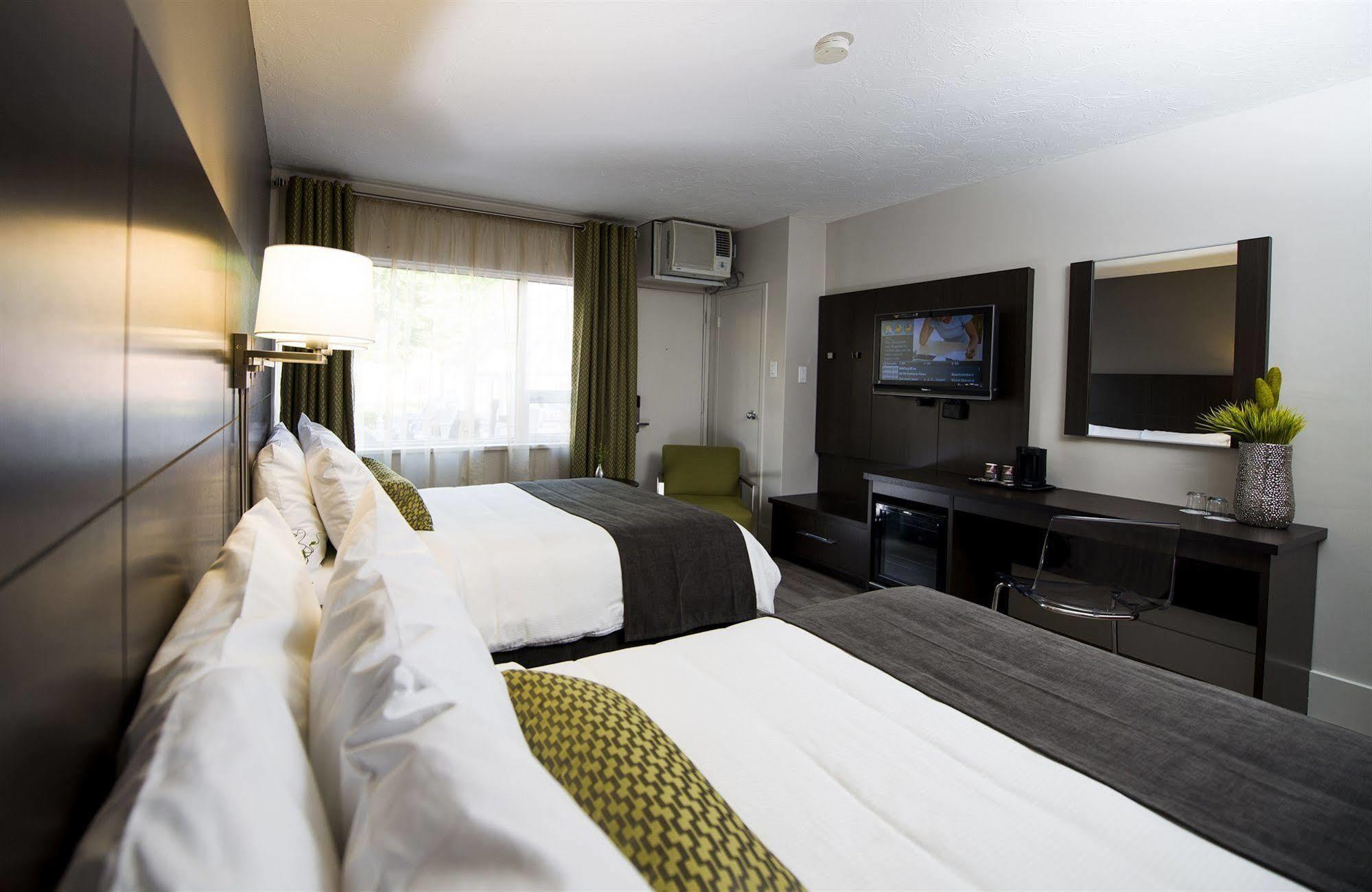 V Hotel & Suites Moncton Bagian luar foto